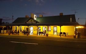 Wellshot Hotel